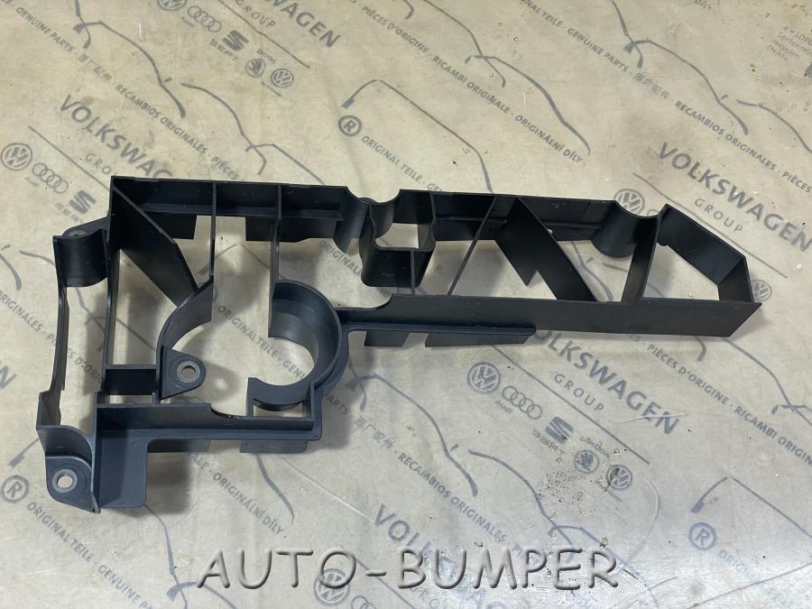 VW Touareg NF Вставка поддона (маслоотражатель) 06E103138G
